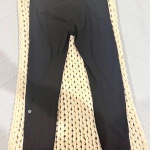 Lulu lemon Capri leggings size 8